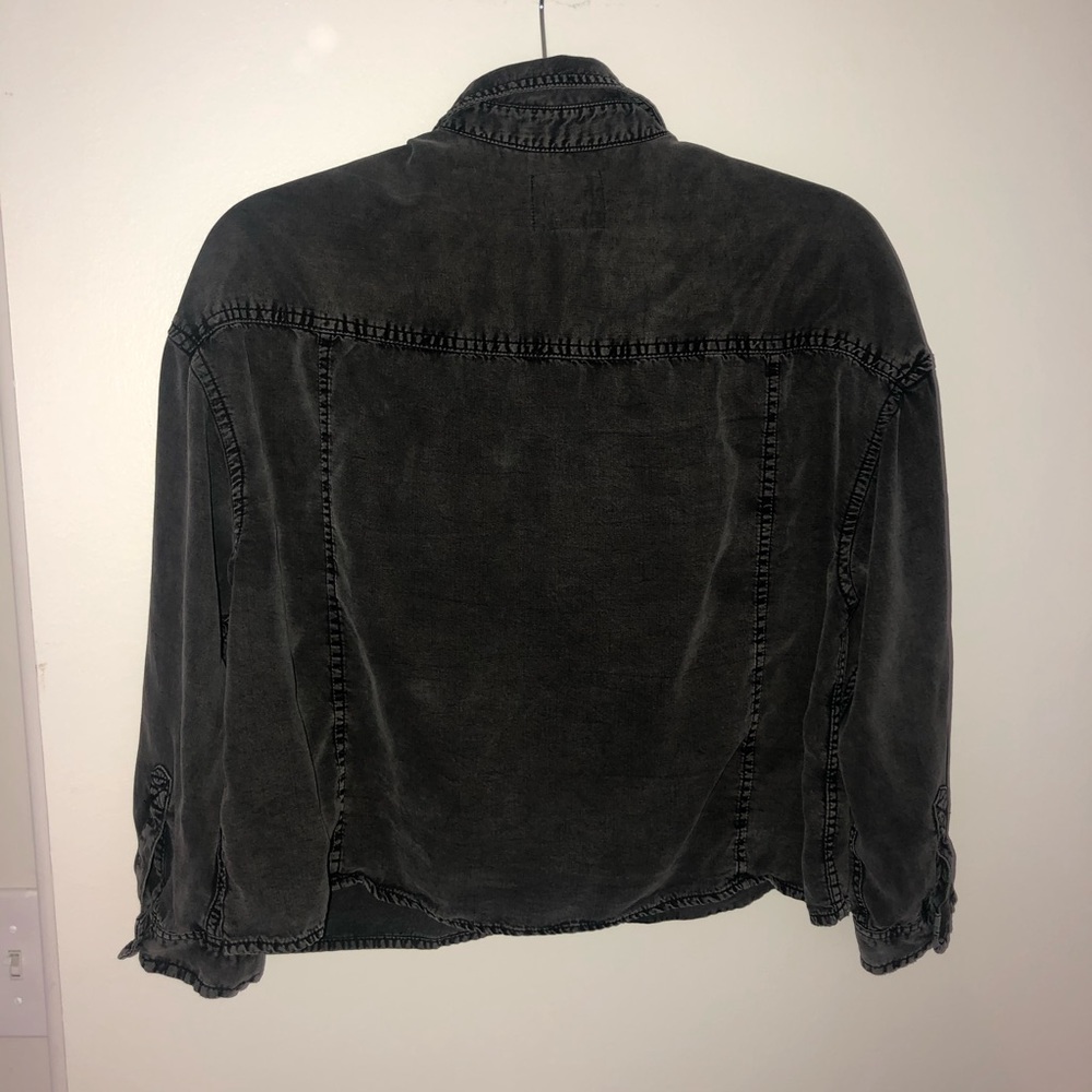 American Eagle Cropped Button Up - image 2